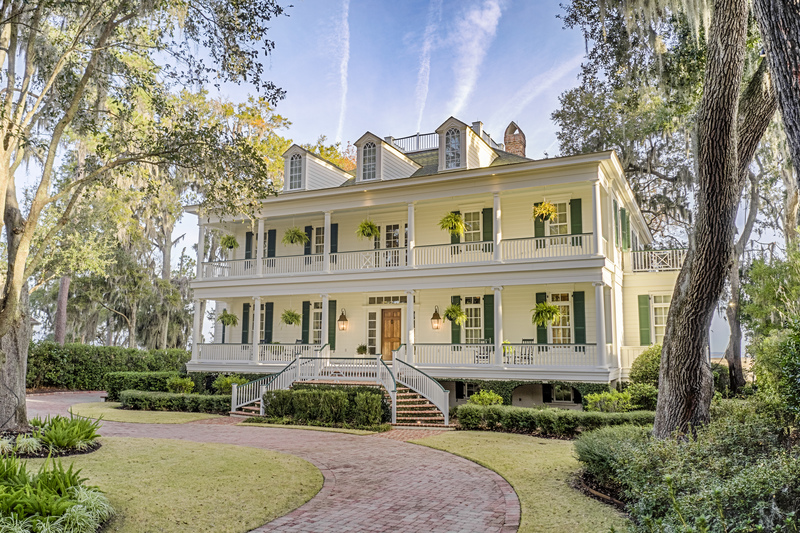Lowcountry marsh and waterfront views in Colleton River neighborhood